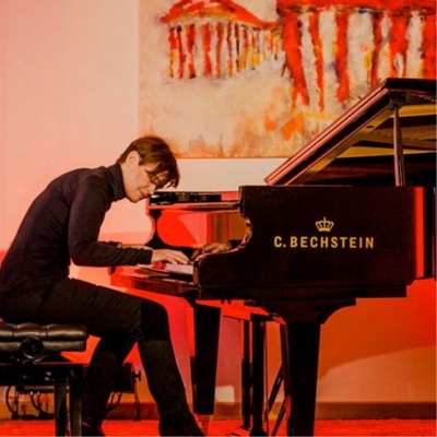 Nghệ sĩ piano ULRIKE HAAGE